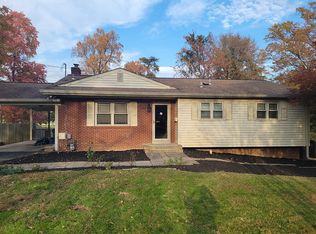 9700 Saint Andrews Dr, Fairfax, VA 22030