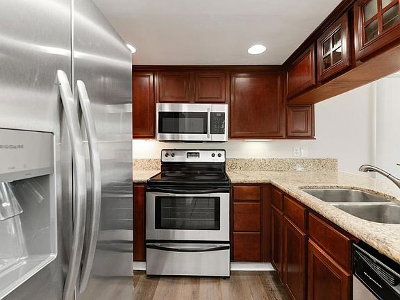 5th image of 1509 E Washington Ave Unit 23