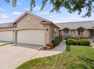 7 Cherokee Ln, Leamington, ON N8H 5H8