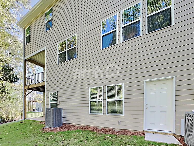 305 Vaughan Pl — Photo 31