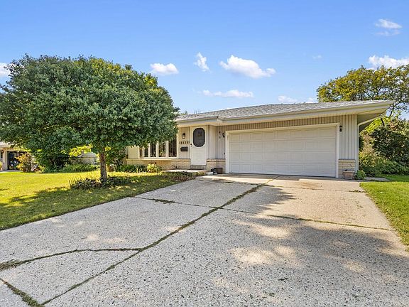 3rd image of 5830 Lakeview DRIVE