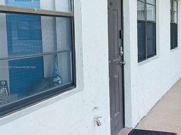 3rd image of 500 NE 2nd St APT 125