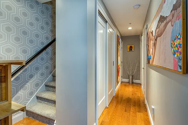 Sold by Nestseekers | media 10