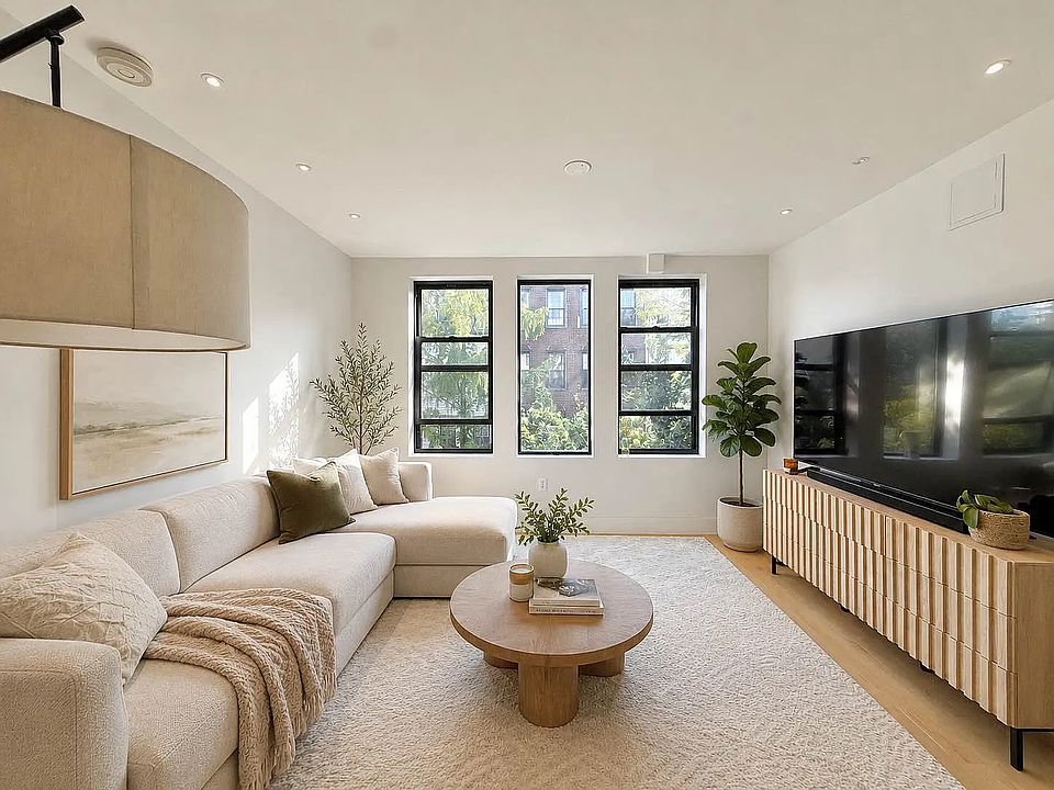 1st image of 143 N 9th St APT 3R