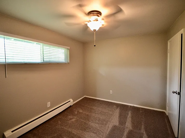 5705 S Pearl St — Photo 17
