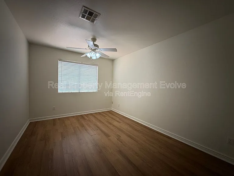 16838 S 20th Pl — Photo 32