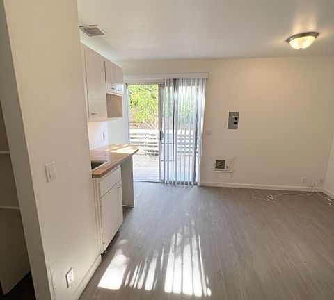 5th image of 273 Hillcrest Dr #10909652