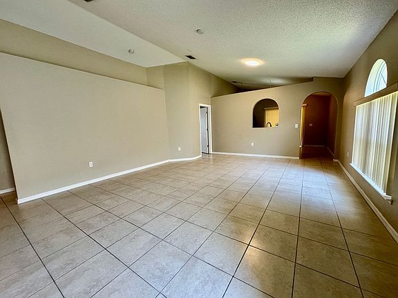 3rd image of 434 Cadenza Dr