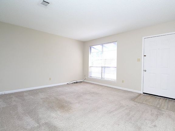 3rd image of 3530 Patricia Dr