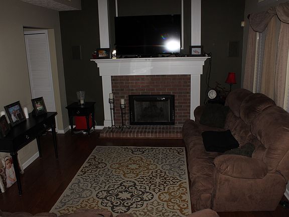 2nd image of 2179 Stonehenge Cir