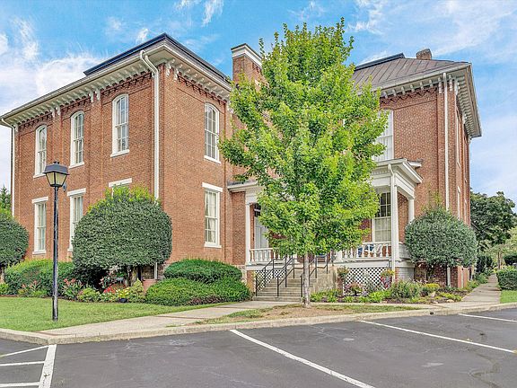 4th image of 125 Academy St