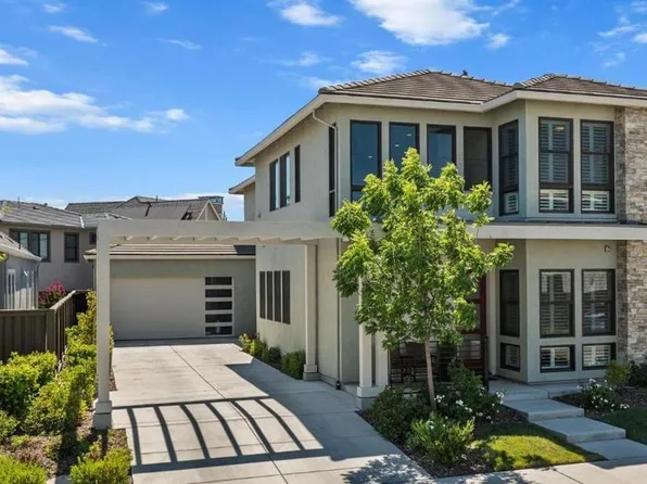 528 Old Burns Way, Sacramento, CA 95819