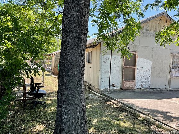 4th image of 1207 SALTILLO ST