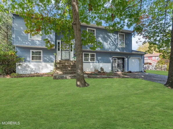 1038 Hearthstone Drive, Lakewood, NJ 08701