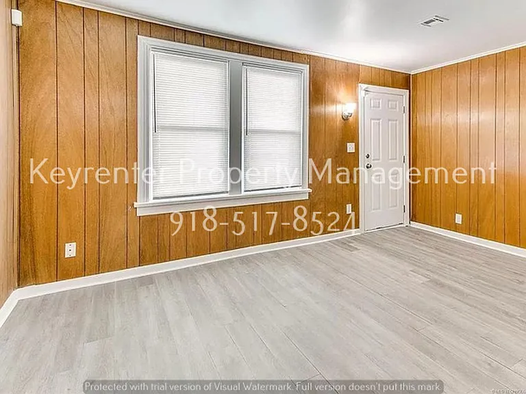 224 E Zion Pl — Photo 2