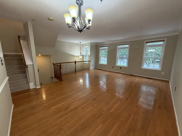 20116 Macintosh Ln, Germantown, MD 20876