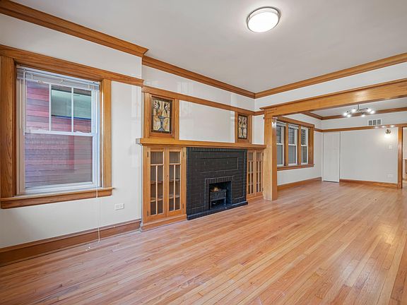 3rd image of 1919 N Wolcott Ave APT 1