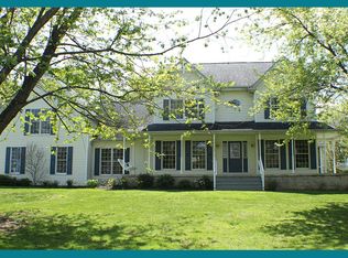 10 Spring Hill Ln, Perkasie, PA 18944