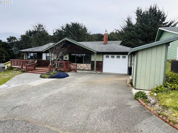 30333 Driftwood Dr, Gold Beach, OR 97444