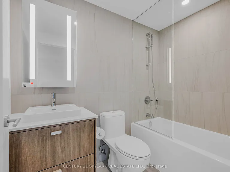 858 Dupont St #713 — Photo 13