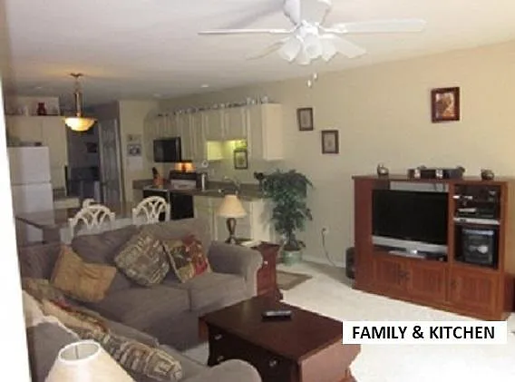 631 Blossom Hill Ln — Photo 3