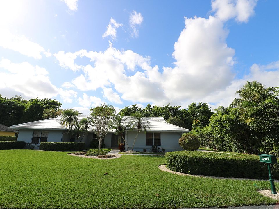 Home For Sale In Pine Tree Golf Club