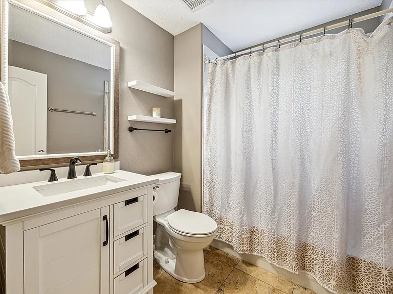 107 Detering St #B — Photo 21
