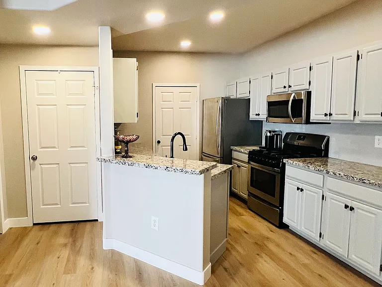 8555 W Russell Rd #1002 — Photo 7