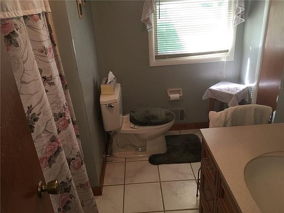 5th image of 50 Short Hills Dr
