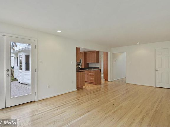 4th image of 11122 Flora Lee Dr