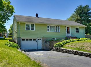 2 Maple St, Hudson, MA 01749
