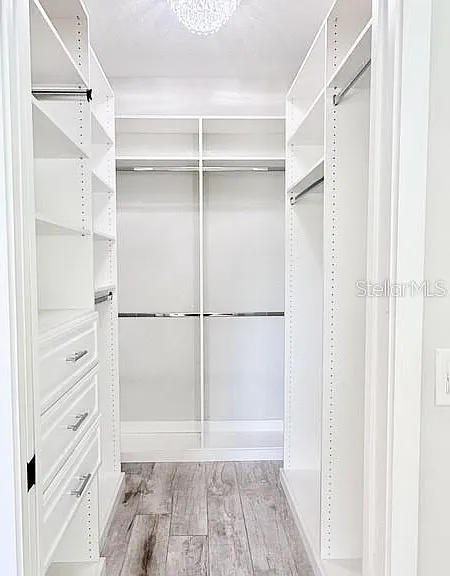 2408 Corrine Dr — Photo 16