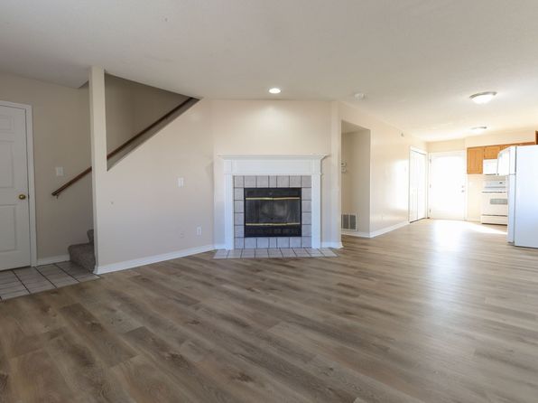 2316-2318 Hollyhock Ct