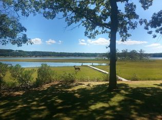 525 Island View Ln, Greenport, NY 11944
