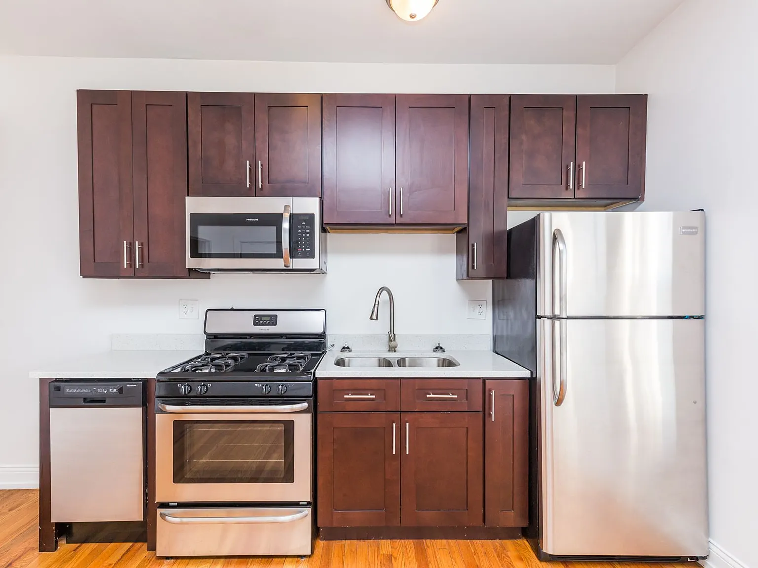 Portage Park Theater Apartments — Photo 4