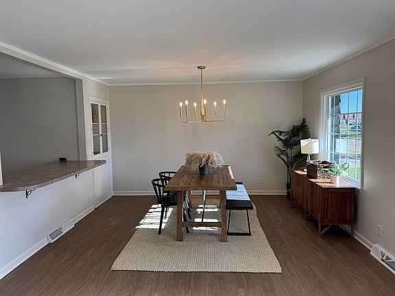 5th image of 1109 Tilden St