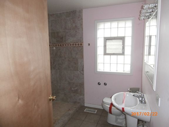 5th image of 1127 S Gunderson Ave