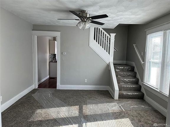 3rd image of 824 Troy St