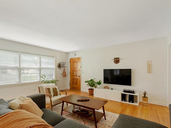3rd image of 215 S Baird Ln