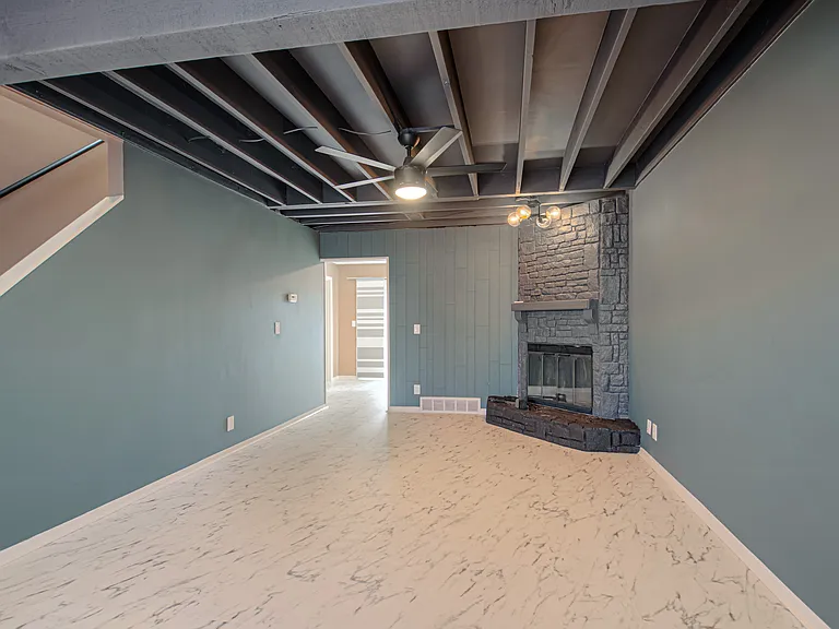 8596 Perry Ln — Photo 12