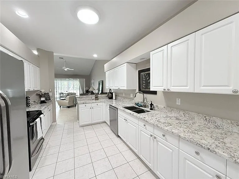 23176 Grassy Pine Dr — Photo 12