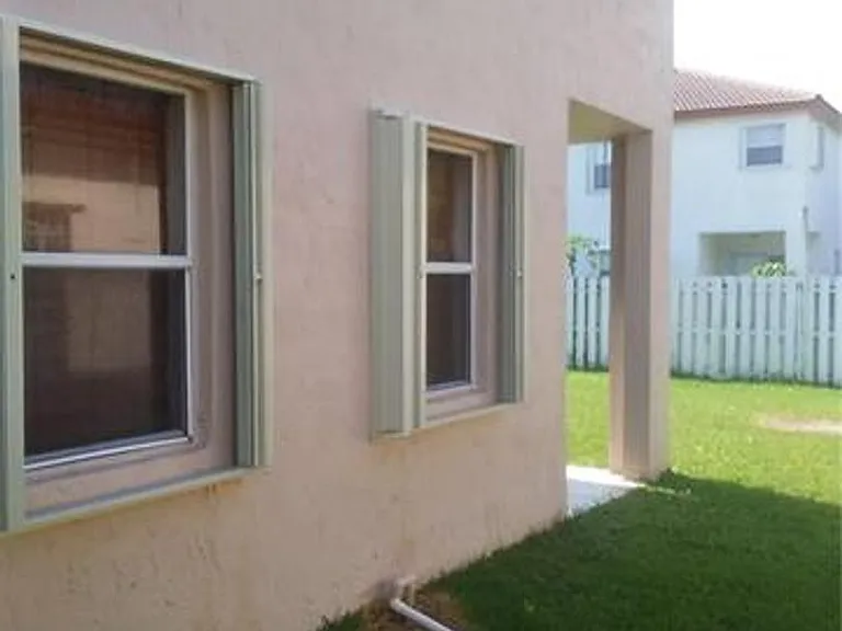 19250 NW 12th Mnr #19250 — Photo 6