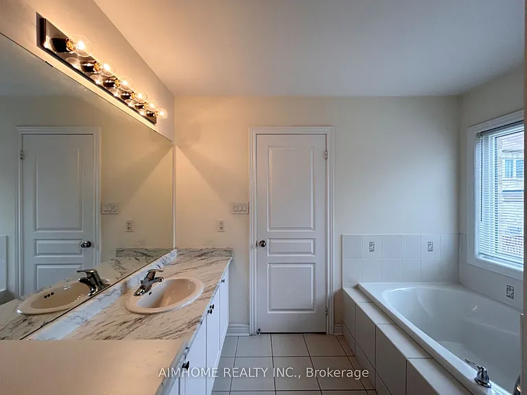 202 Harbord St — Photo 18