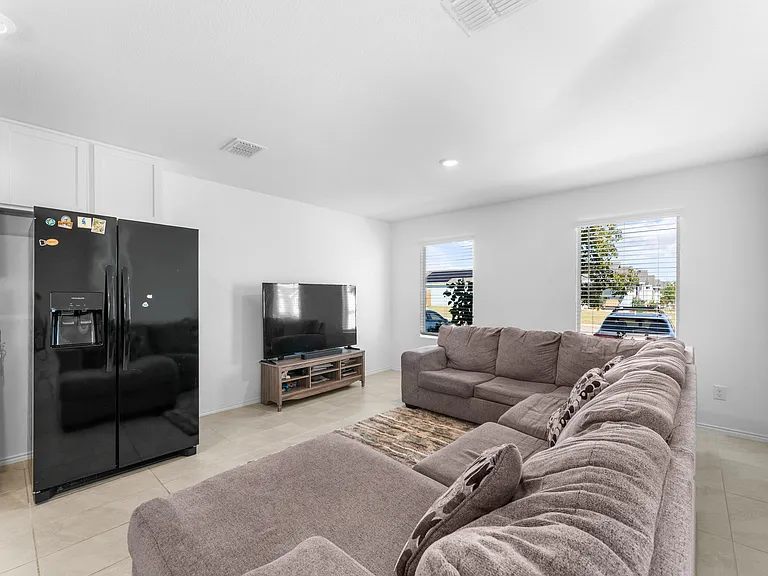 241 Thresher Ln — Photo 15