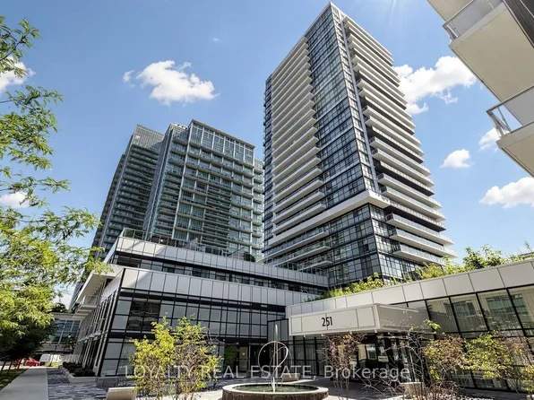 251 Manitoba St #2709, Toronto, ON M8Y 0C7