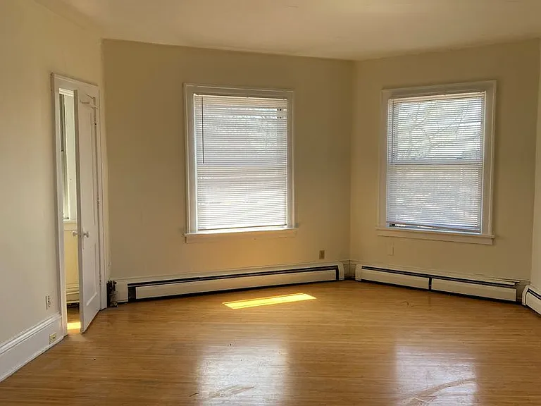 2121 Hennepin Ave S — Photo 8