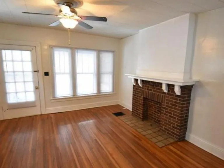 2667 Indianola Ave — Photo 4