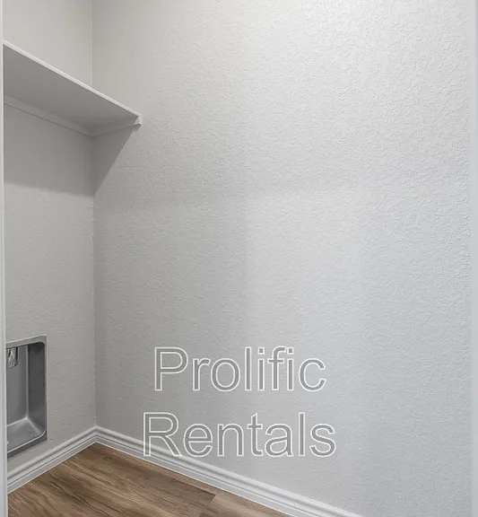 106 Logan Ct #B — Photo 15