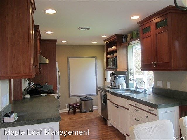 1st image of 1052 NE 95th St