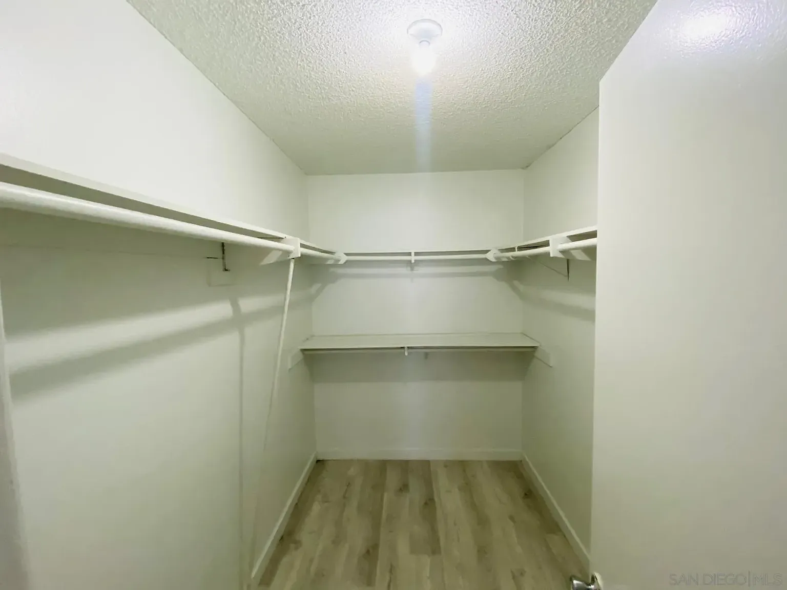 2 bed, 1.0 bath, 980 sqft, $2,490 — Photo 4